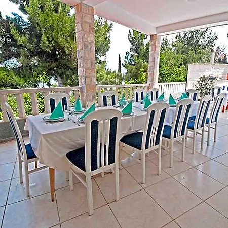 Sveti Kriz 4*